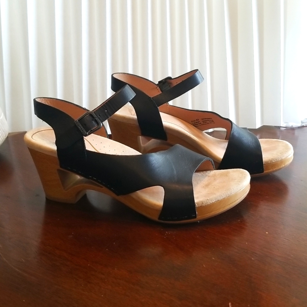 Dansko Black Tamia Sandal